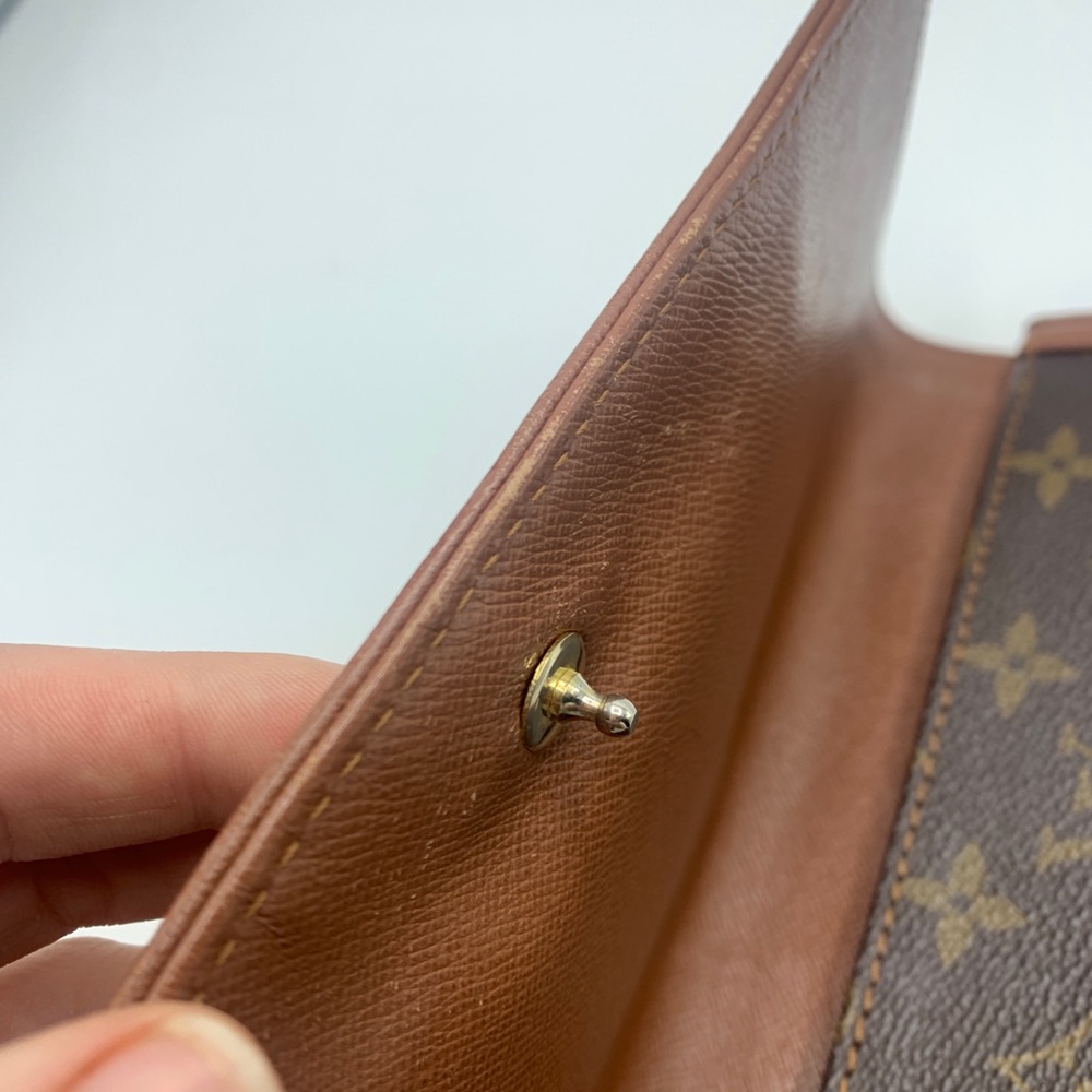 Louis Vuitton Brown Monogram Clutch with Tan Trim - Picture 14 of 16
